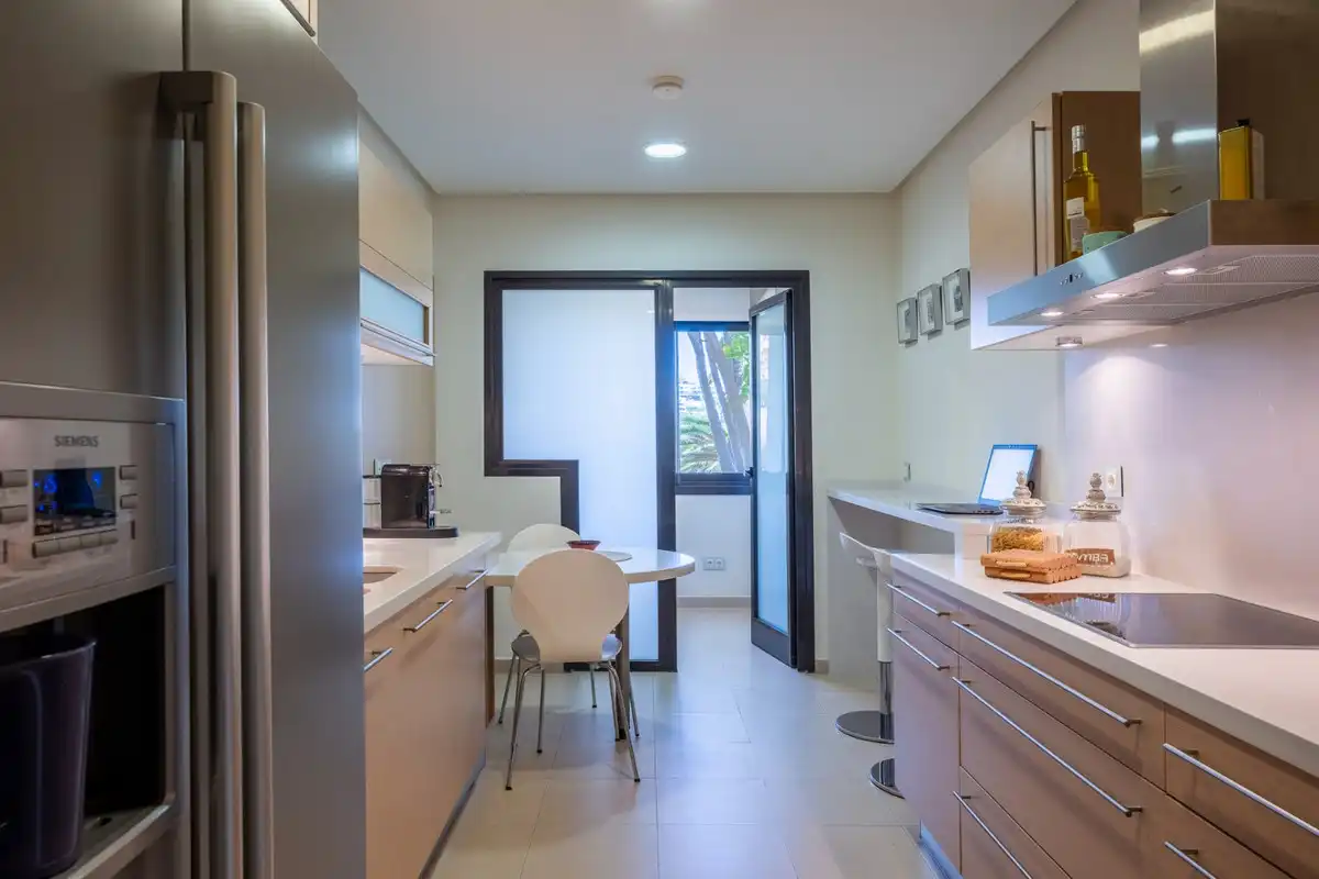 Piso con terraza en venta en Urbanizacion el Herrojo 2, imagen 29