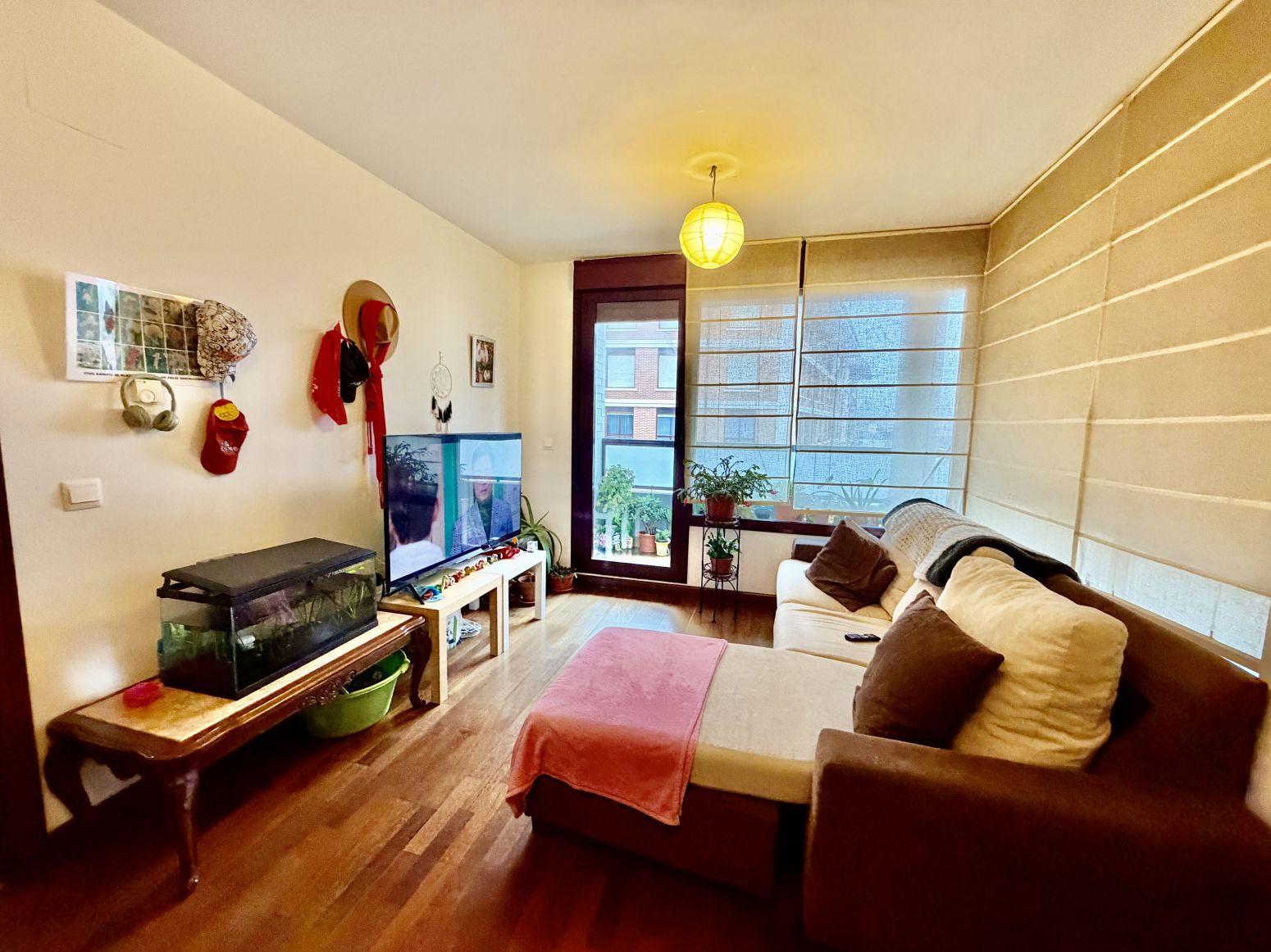 Wohnzimmer von Wohnung zum Verkauf in Entrambasaguas mit Heizung, Privatgarten und Parkett