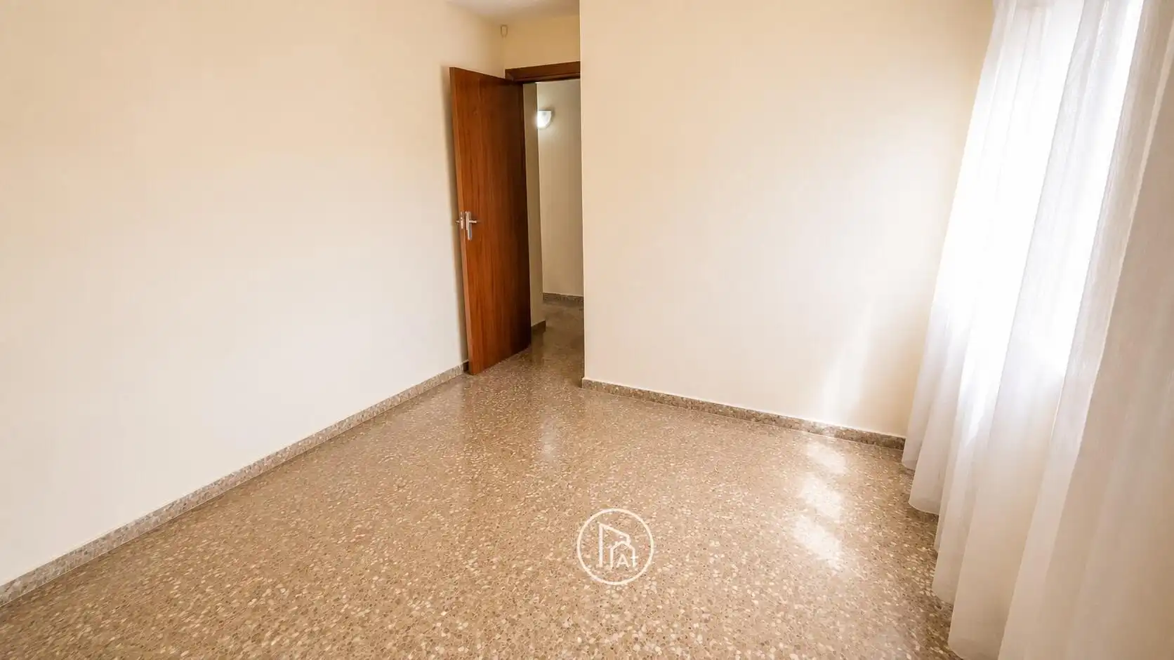 Habitación de Piso en venta en Paterna con Balcón