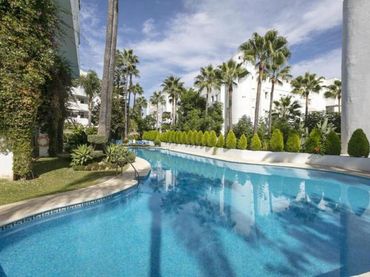 Baixos amb piscina de lloguer a Milla de Oro