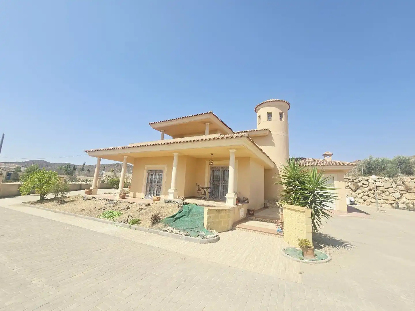 Außenansicht von Haus oder Chalet zum Verkauf in Sorbas mit Klimaanlage, Privatgarten und Terrasse