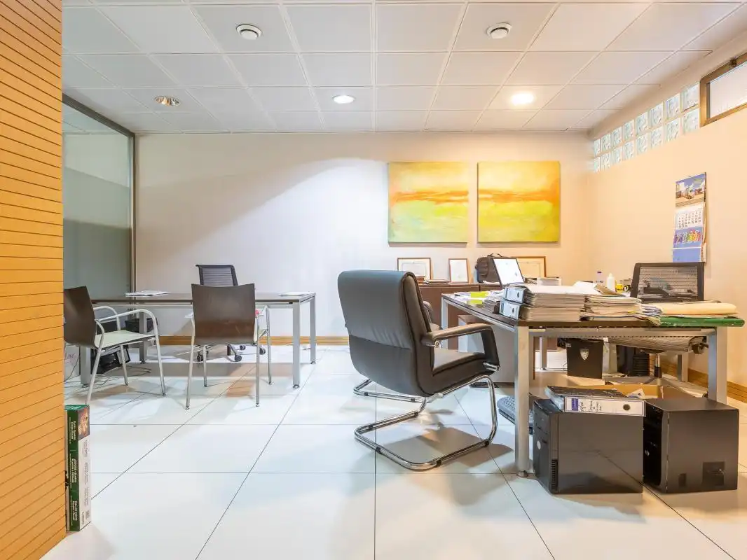 Commercial properties for rent in Pozuelo de Alarcón  with Air Conditioner and Heating