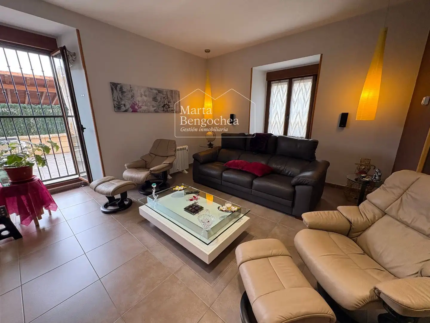 Sala d'estar de Pis en venda en Vitoria - Gasteiz amb Calefacció, Terrassa i Moblat