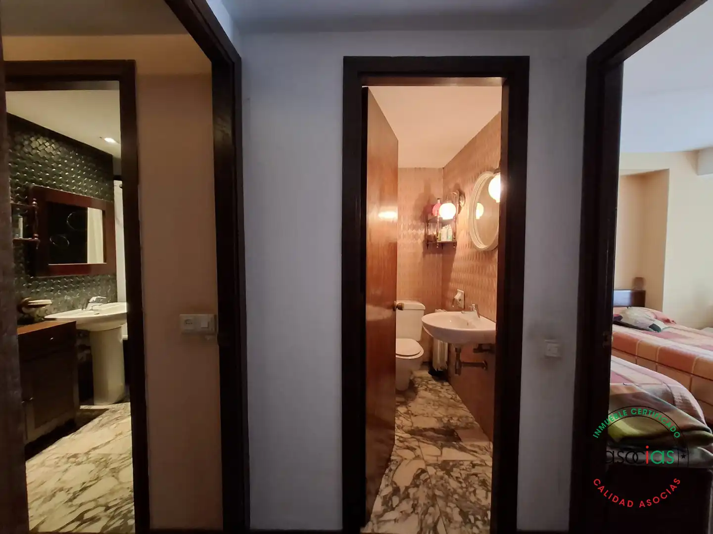 Bany de Pis en venda en Gijón  amb Calefacció, Parquet i Terrassa