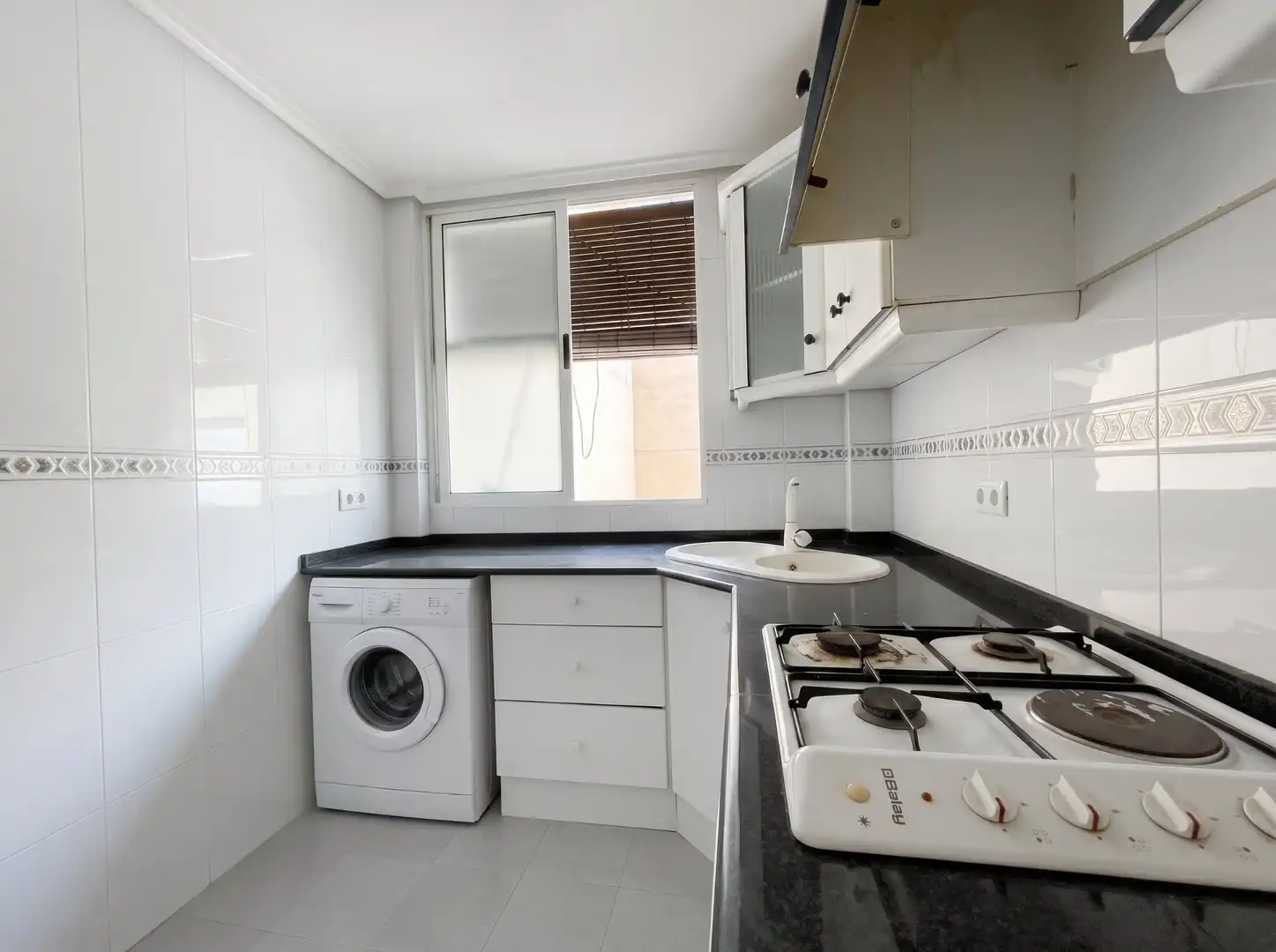 Küche von Wohnung zum Verkauf in Águilas mit Terrasse und Schwimmbad