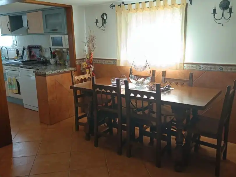 Menjador de Casa o xalet en venda en Cardiel de los Montes amb Aire condicionat, Terrassa i Piscina