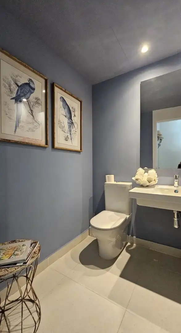 Bany de Apartament de lloguer en Sotogrande amb Aire condicionat, Calefacció i Terrassa