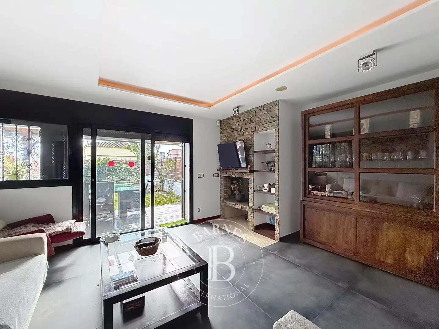 Sala d'estar de Casa o xalet en venda en Santa Susanna amb Aire condicionat, Calefacció i Jardí privat