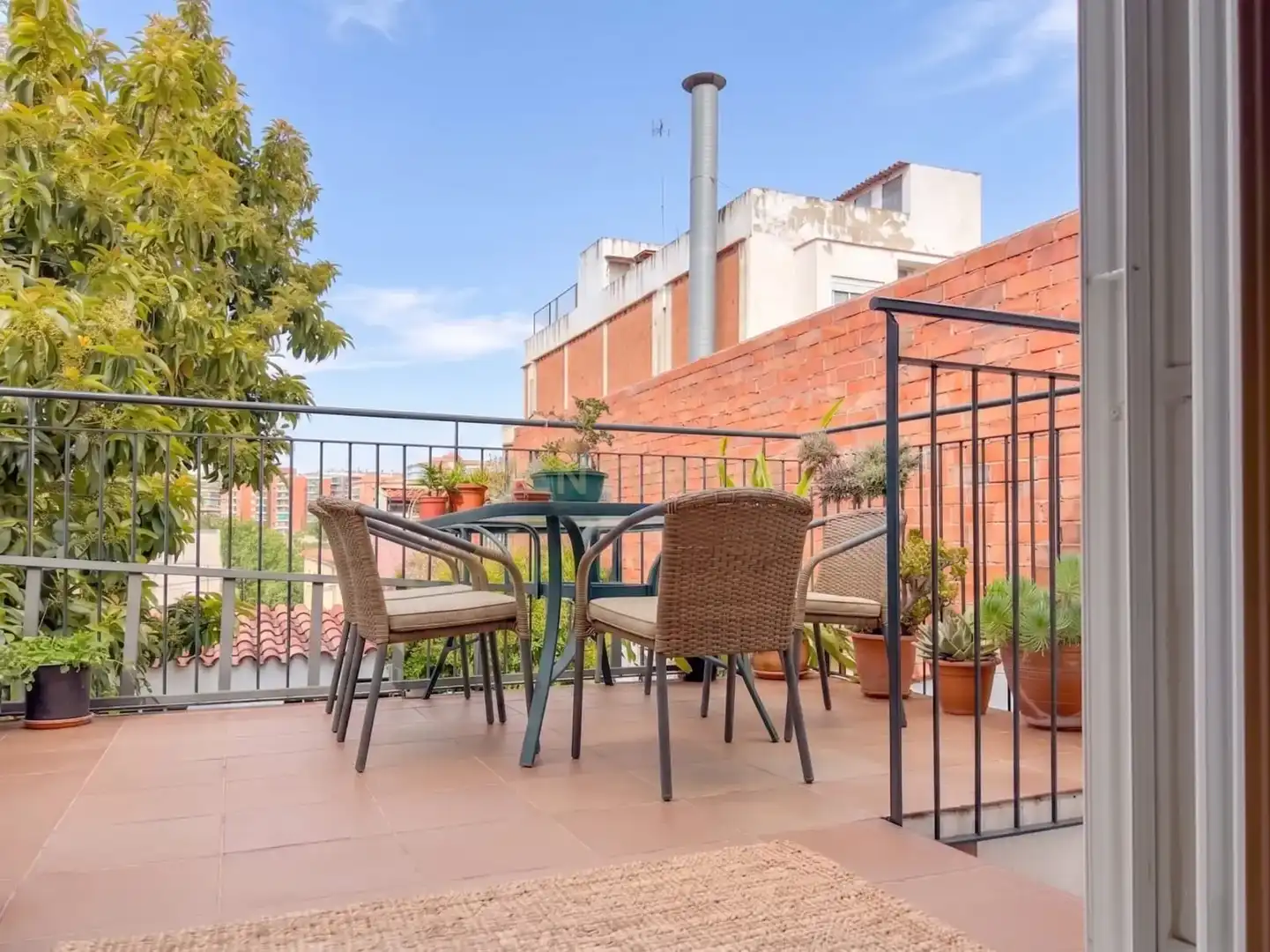 Terrassa de Casa adosada en venda en Badalona amb Aire condicionat, Jardí privat i Traster