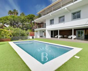 Vista exterior de Casa o xalet en venda en Cabrils amb Aire condicionat, Calefacció i Jardí privat