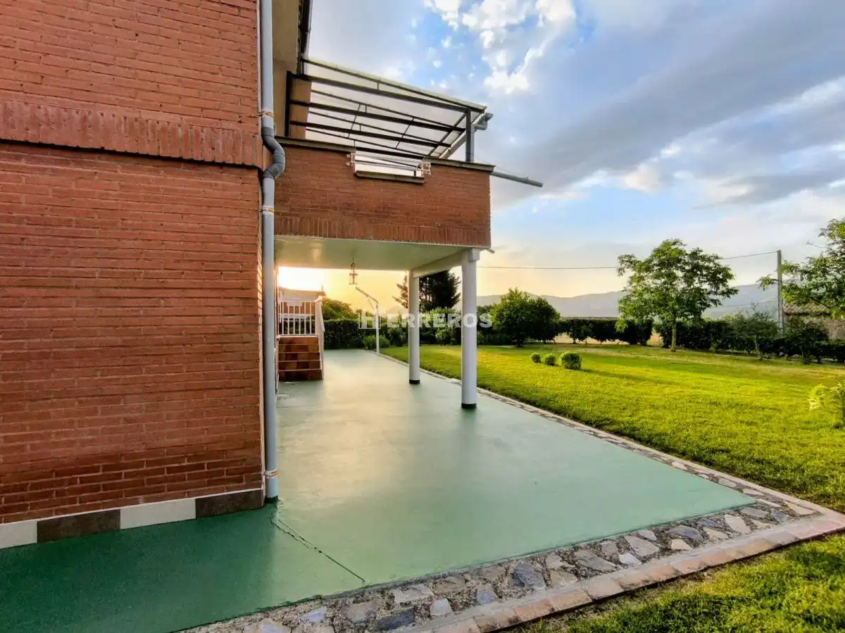 Chalet con jardín en venta en revilla, imagen 7