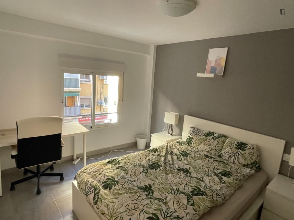 Dormitori de Apartament per a compartir en  Valencia Capital amb Aire condicionat, Calefacció i Moblat
