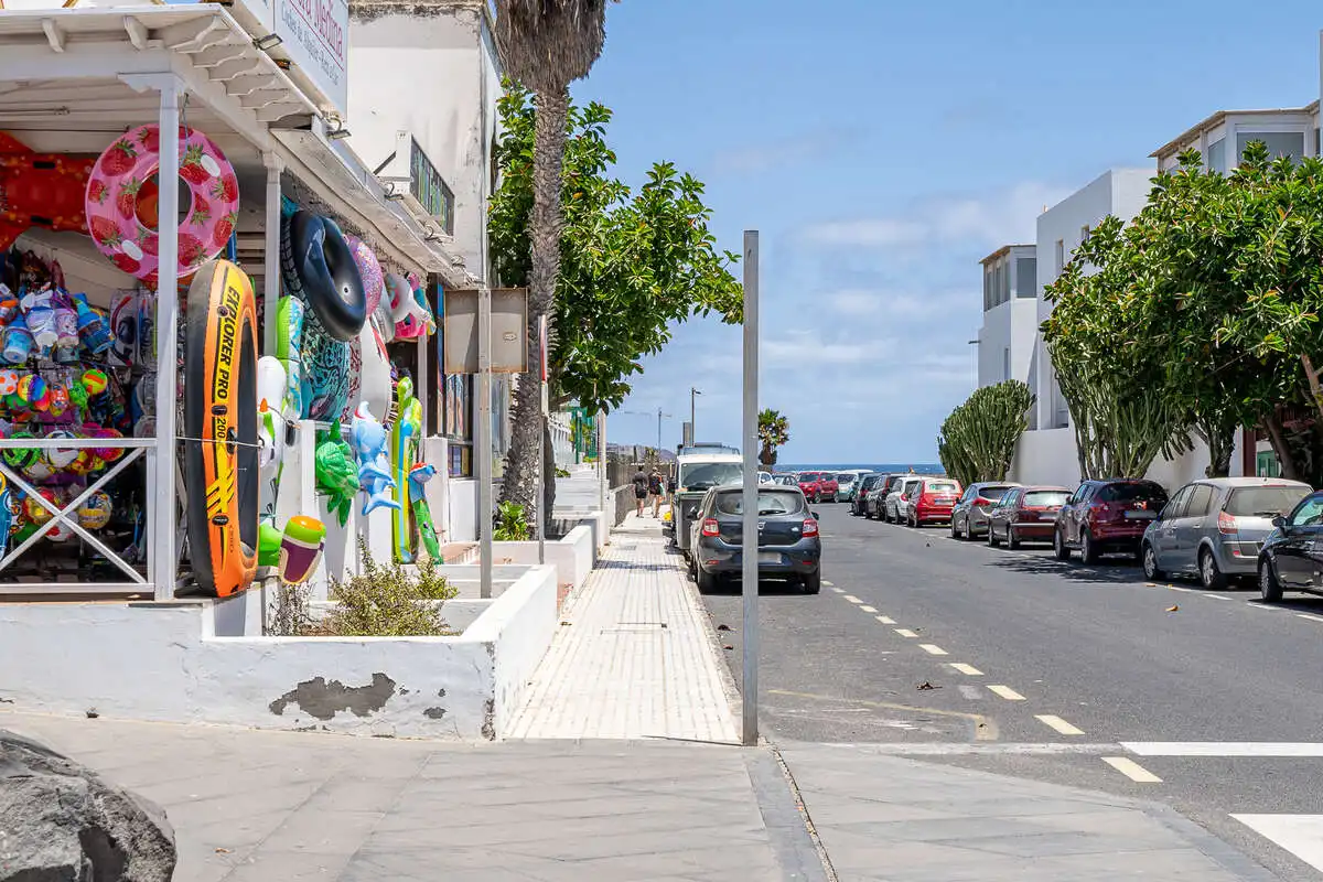 Außenansicht von Geschaftsraum zum Verkauf in Teguise mit Terrasse