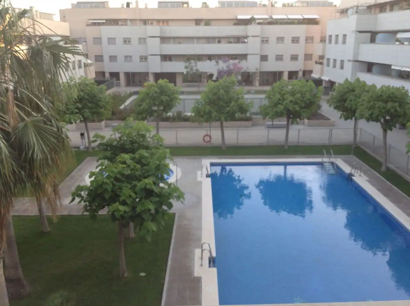 Piscina de Pis de lloguer en Valencia amb Aire condicionat, Calefacció i Jardí privat