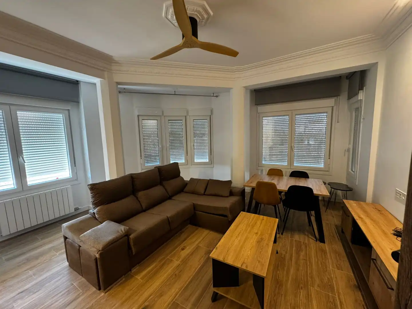 Living room of Flat for rent in Zaragoza  with Heating, Furnished and Oven