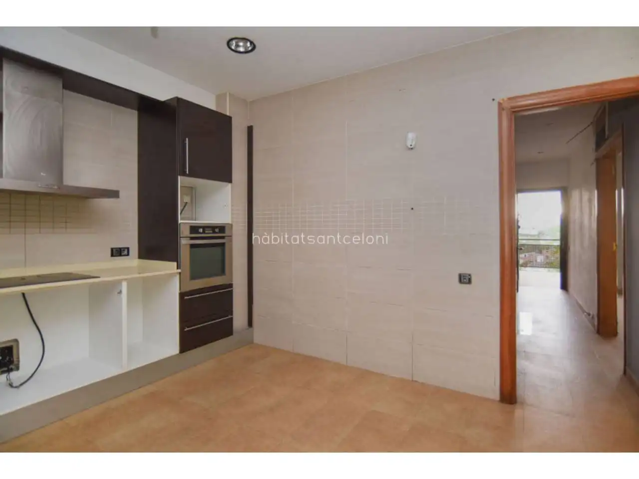 Casa con jardín en venta en Calle Baix Ebre 26, imagen 10