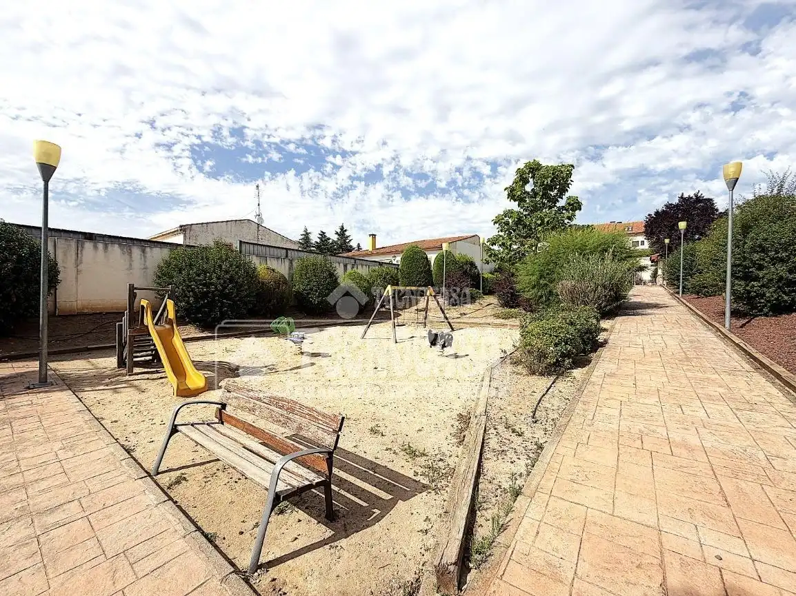 Piso en venta en Chillarón de Cuenca con Calefacción y Terraza