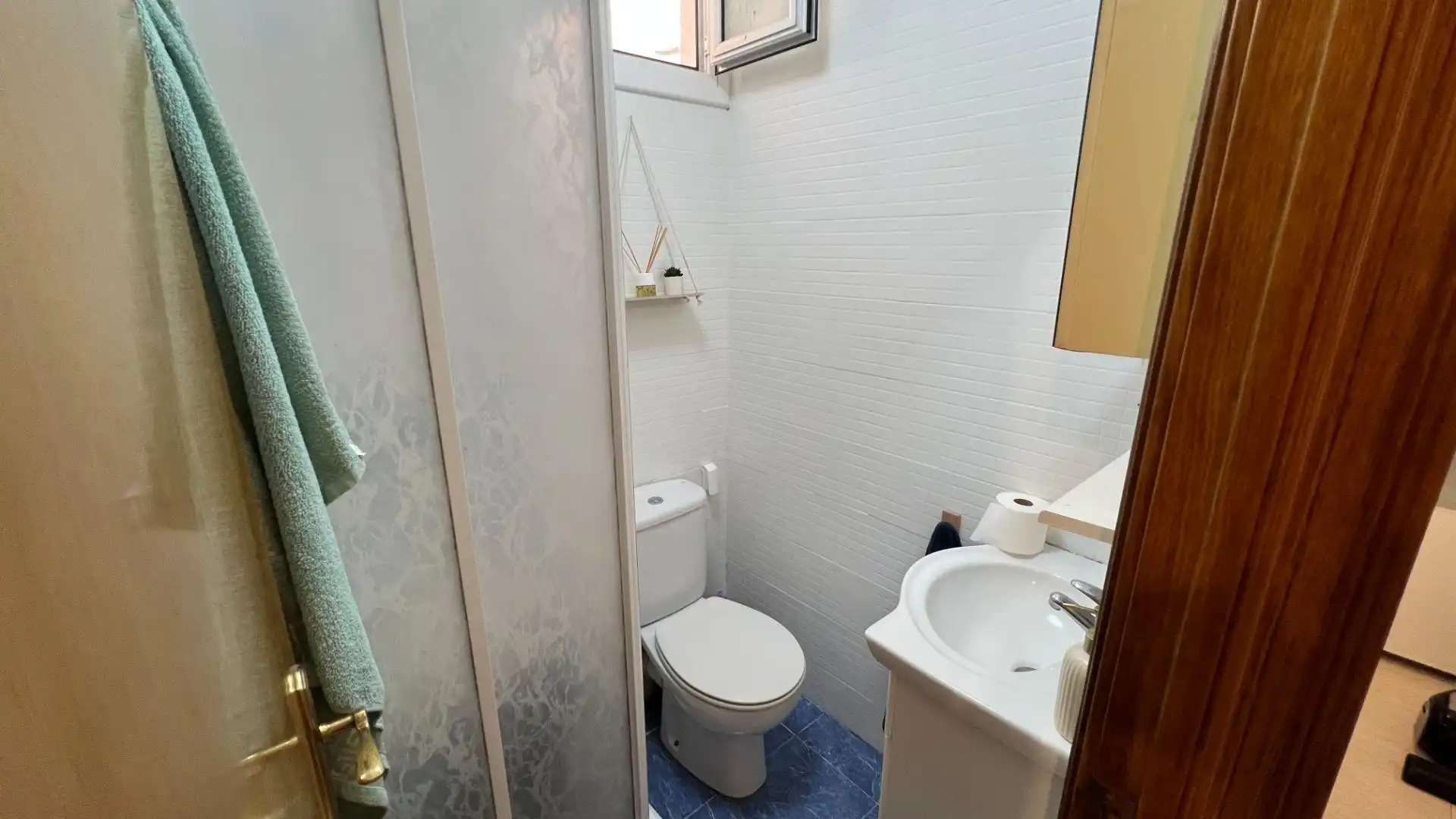 Badezimmer von Wohnung zum Verkauf in Badalona