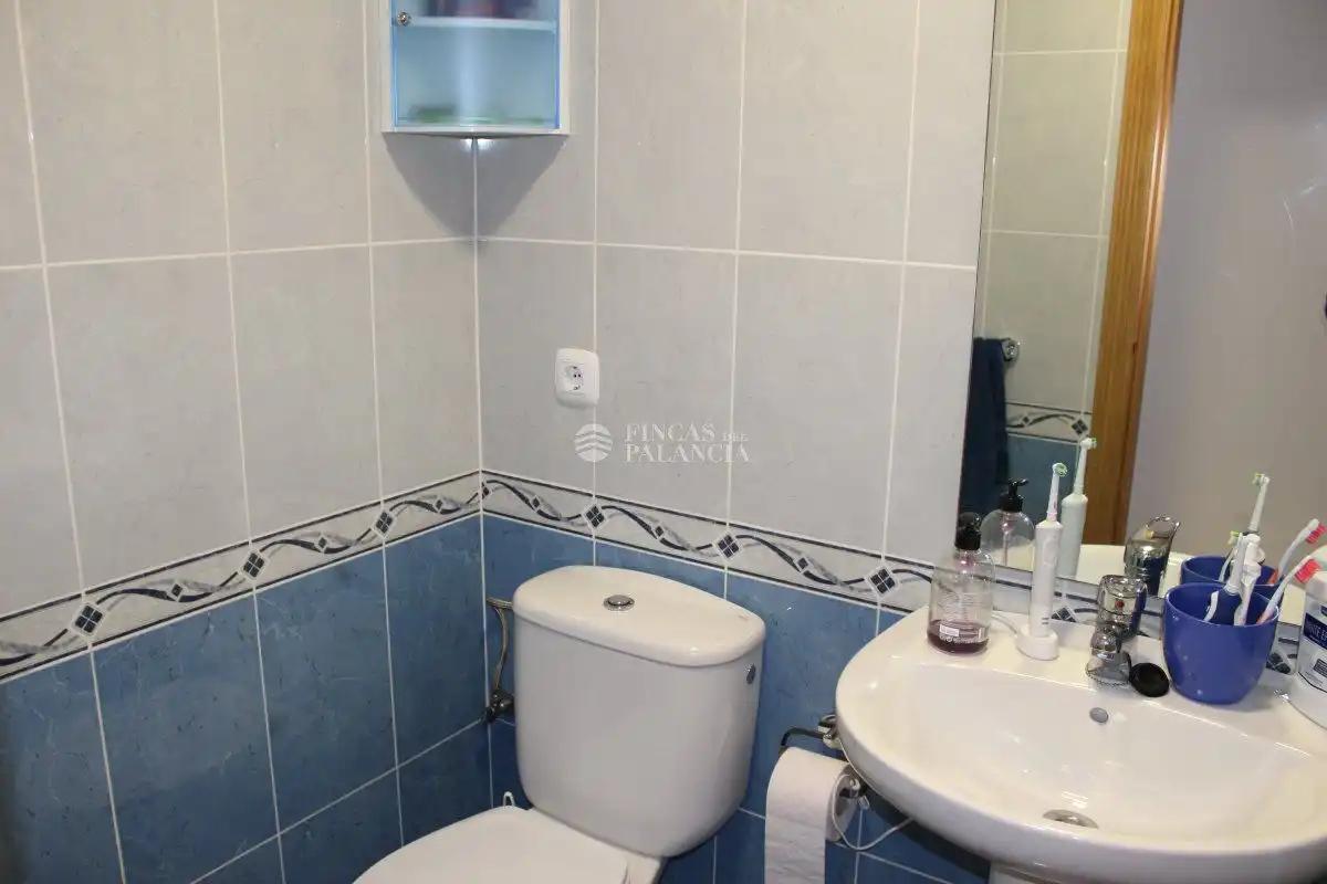 Badezimmer von Wohnung zur Miete in Navajas mit Klimaanlage, Heizung und Balkon