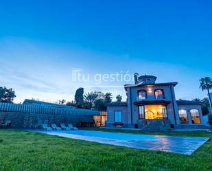 Jardí de Casa o xalet en venda en Rincón de la Victoria amb Aire condicionat, Terrassa i Piscina