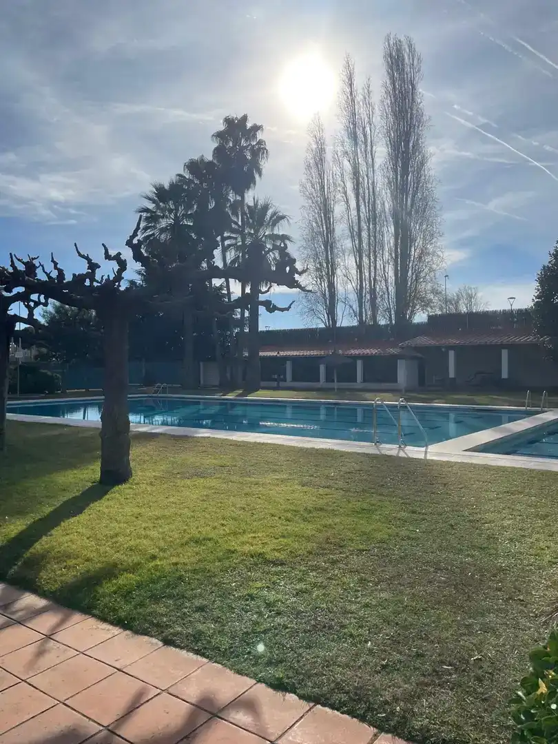 Piscina de Casa adosada en venda en Cabrils amb Aire condicionat i Piscina