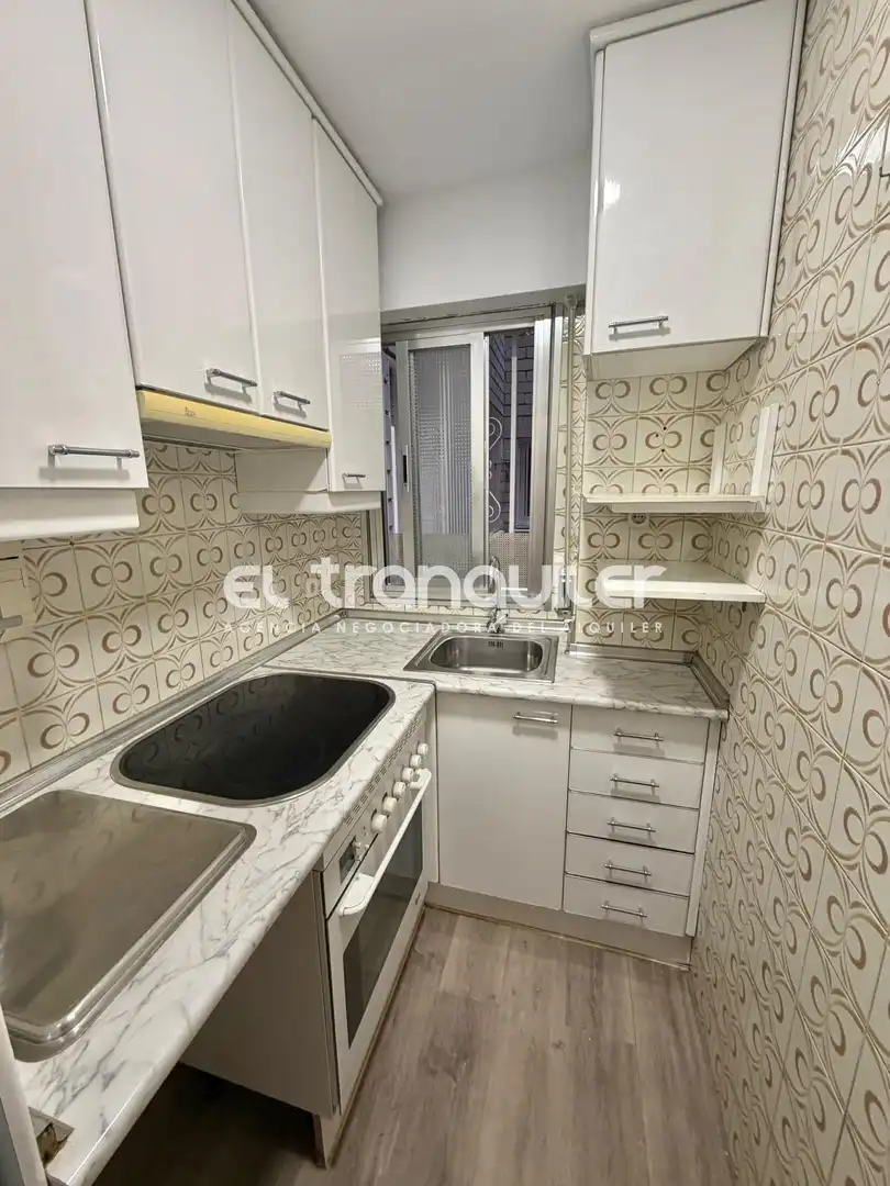 Flat for rent in Calle Ardemans, Guindalera