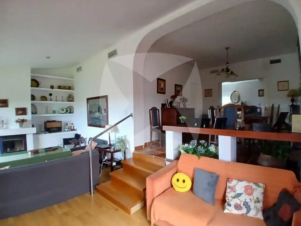Sala d'estar de Casa o xalet en venda en Badajoz amb Aire condicionat, Jardí privat i Terrassa