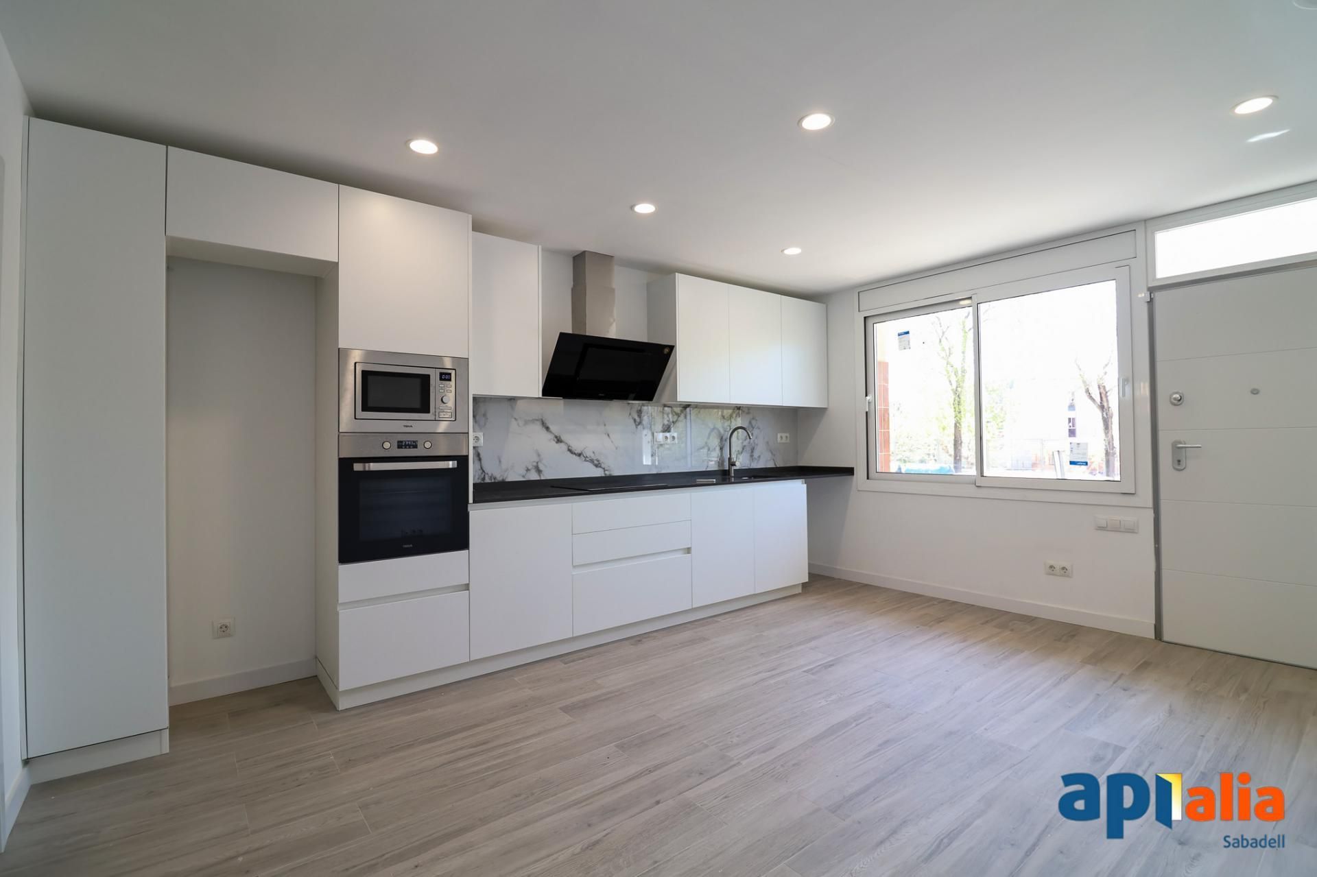 Kitchen of Study for sale in Sabadell  with Heating and Private garden