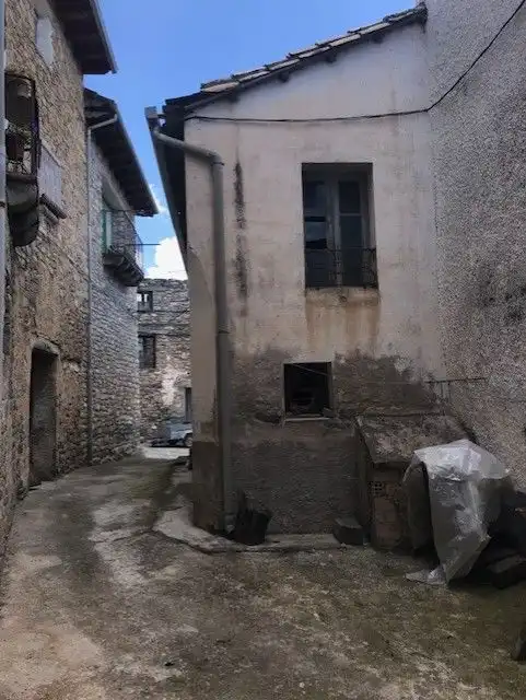 Vista exterior de Casa adosada en venda en Valle de Hecho
