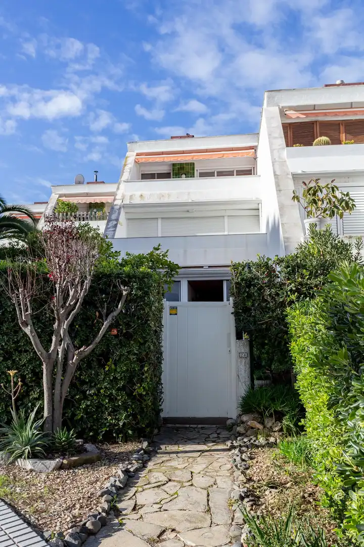 Vista exterior de Apartament en venda en Salou amb Aire condicionat, Jardí privat i Terrassa