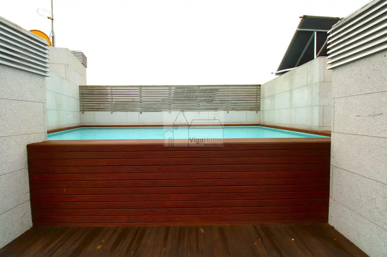 Piscina de Pis de lloguer en Vigo  amb Calefacció, Traster i Piscina