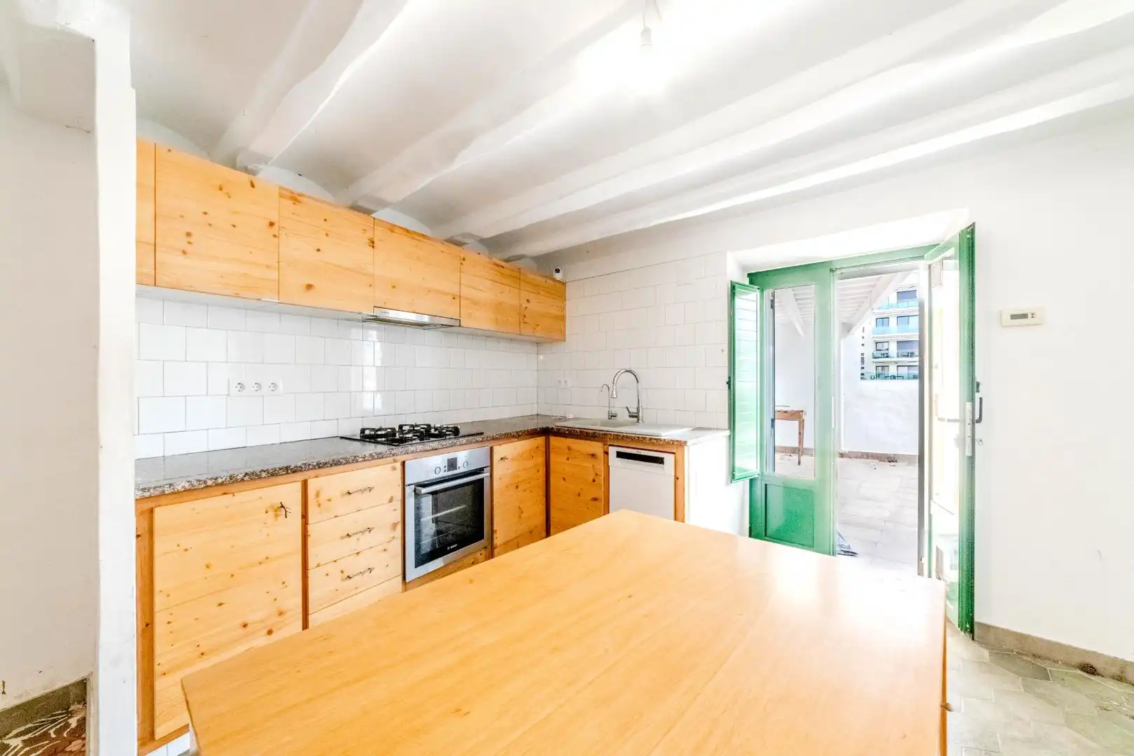 Küche von Haus oder Chalet zum Verkauf in Vilanova i la Geltrú mit Klimaanlage, Heizung und Terrasse