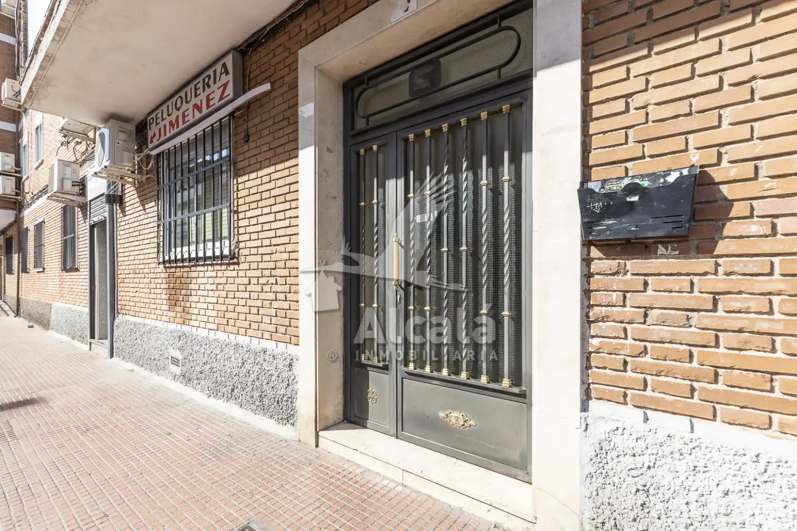 Exterior view of Flat for sale in Alcalá de Henares  with Air Conditioner, Heating and Parquet flooring