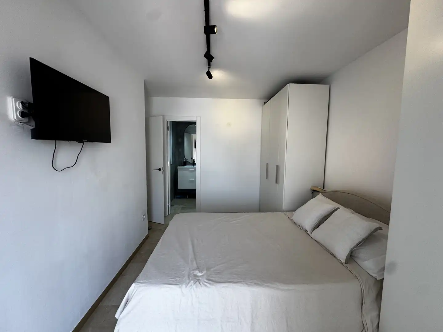 Habitación de Ático en venta en Castell d'Aro, Platja d'Aro i s'Agaró con Calefacción, Terraza y Amueblado