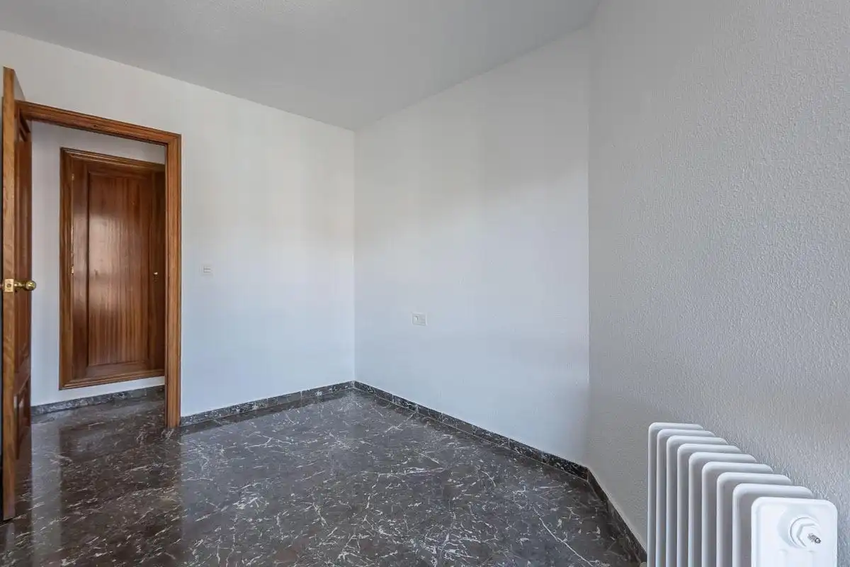 Bedroom of Flat for rent in Granada  with Balcony and Community pool