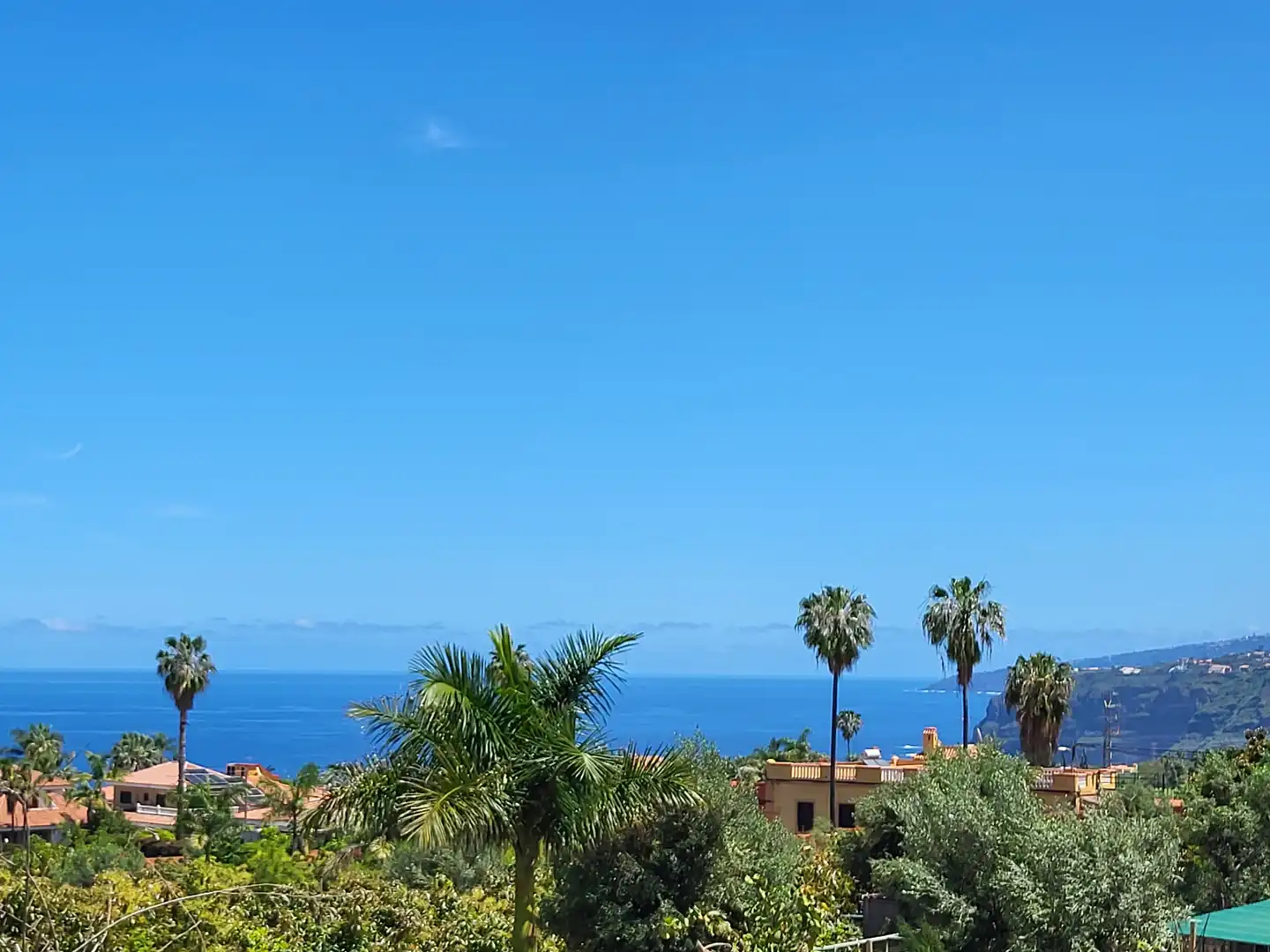 Vista exterior de Casa o xalet en venda en La Orotava amb Aire condicionat, Terrassa i Traster