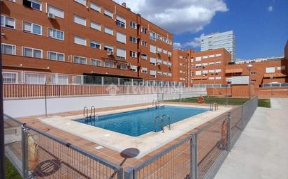 Swimming pool of Flat for sale in Parla  with Air Conditioner, Heating and Community pool