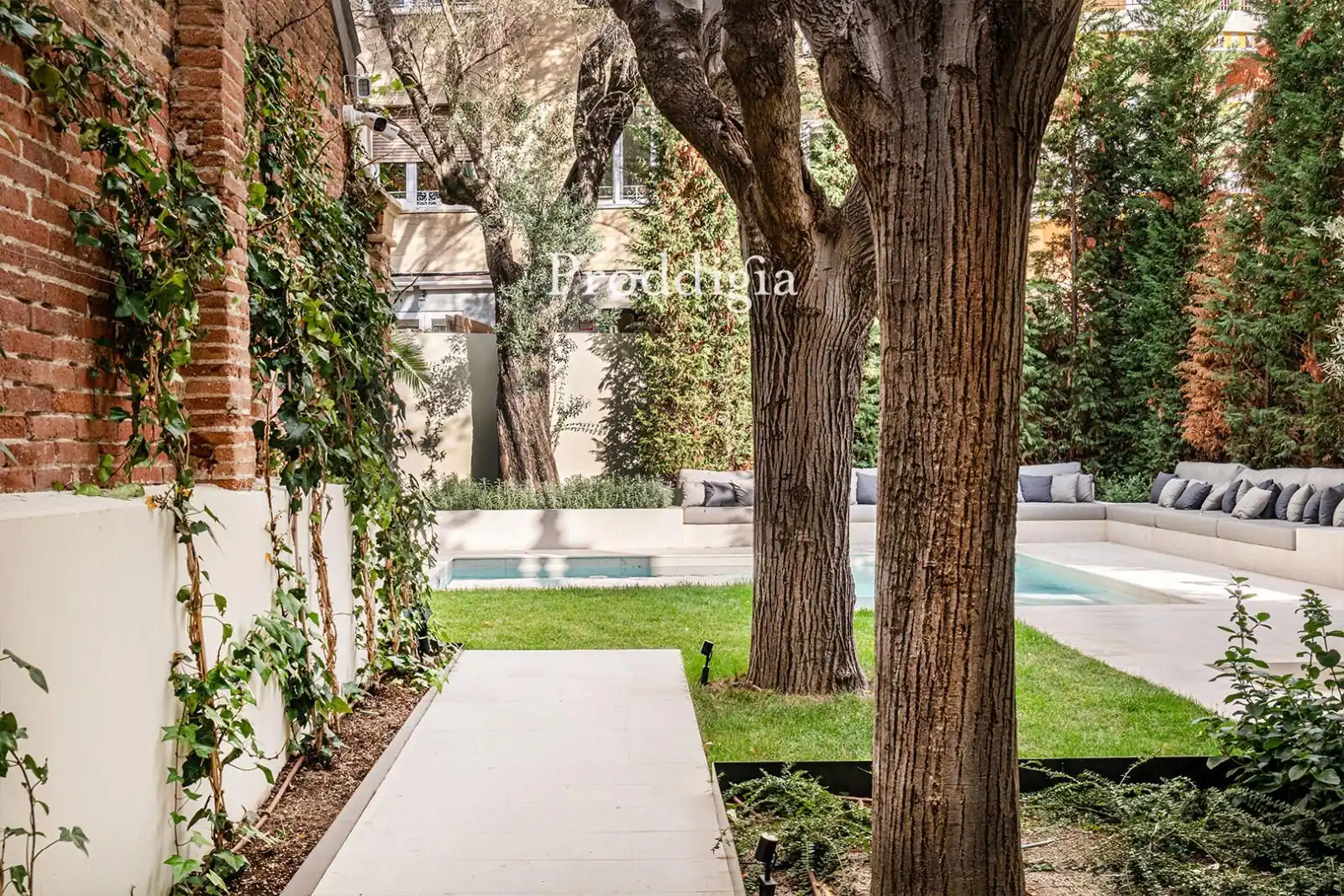 Jardí de Casa o xalet en venda en Barcelona amb Aire condicionat, Calefacció i Jardí privat