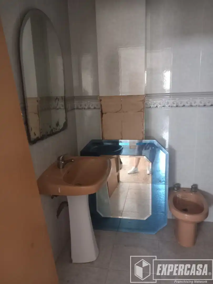 Bathroom of Commercial properties for rent in Albal  with Terrace