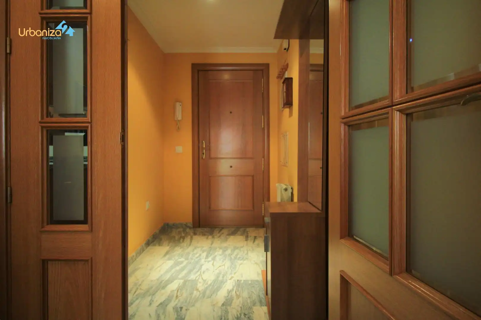Flat with lift for sale in Calle HIERBABUENA LA, imagen 2