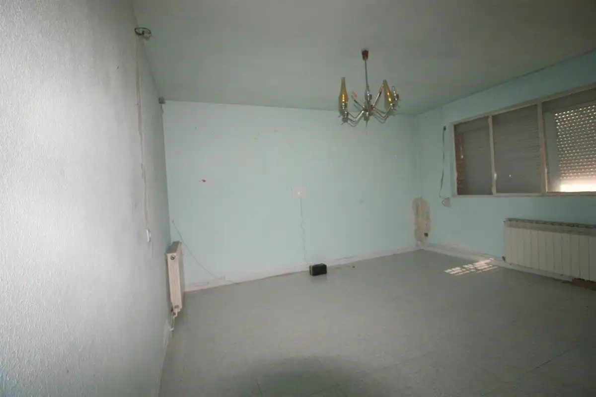 Dormitori de Casa o xalet en venda en Lanzahíta amb Jardí privat