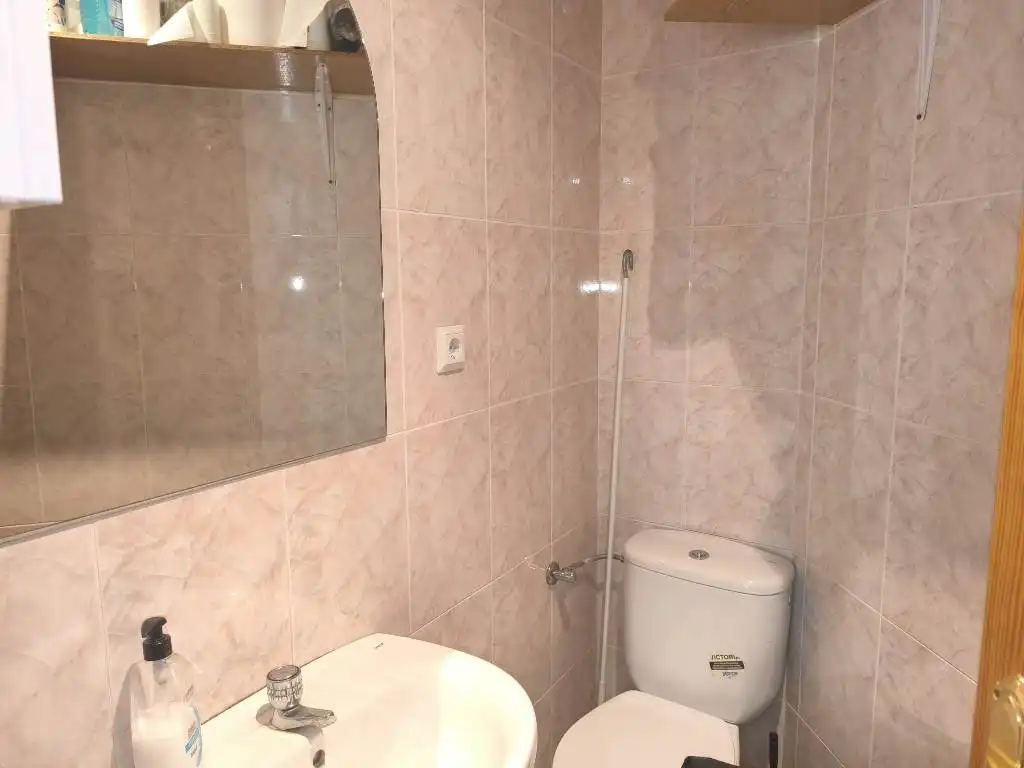Business premises to rent in Carrer Nou d'Octubre, imagen 3