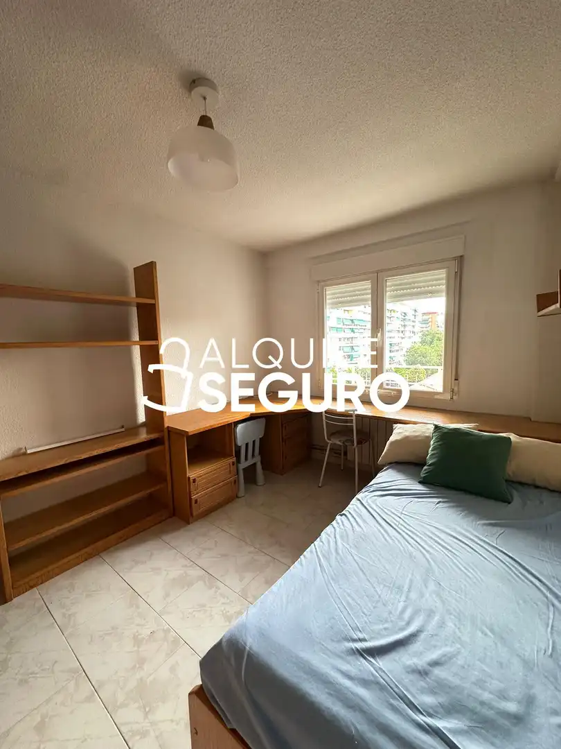 Habitación de Piso de alquiler en Alcorcón con Calefacción, Terraza y Amueblado