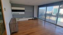 Living room of Flat for sale in Sant Adrià de Besòs  with Air Conditioner and Balcony