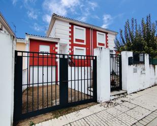 Exterior view of House or chalet for sale in Plasencia
