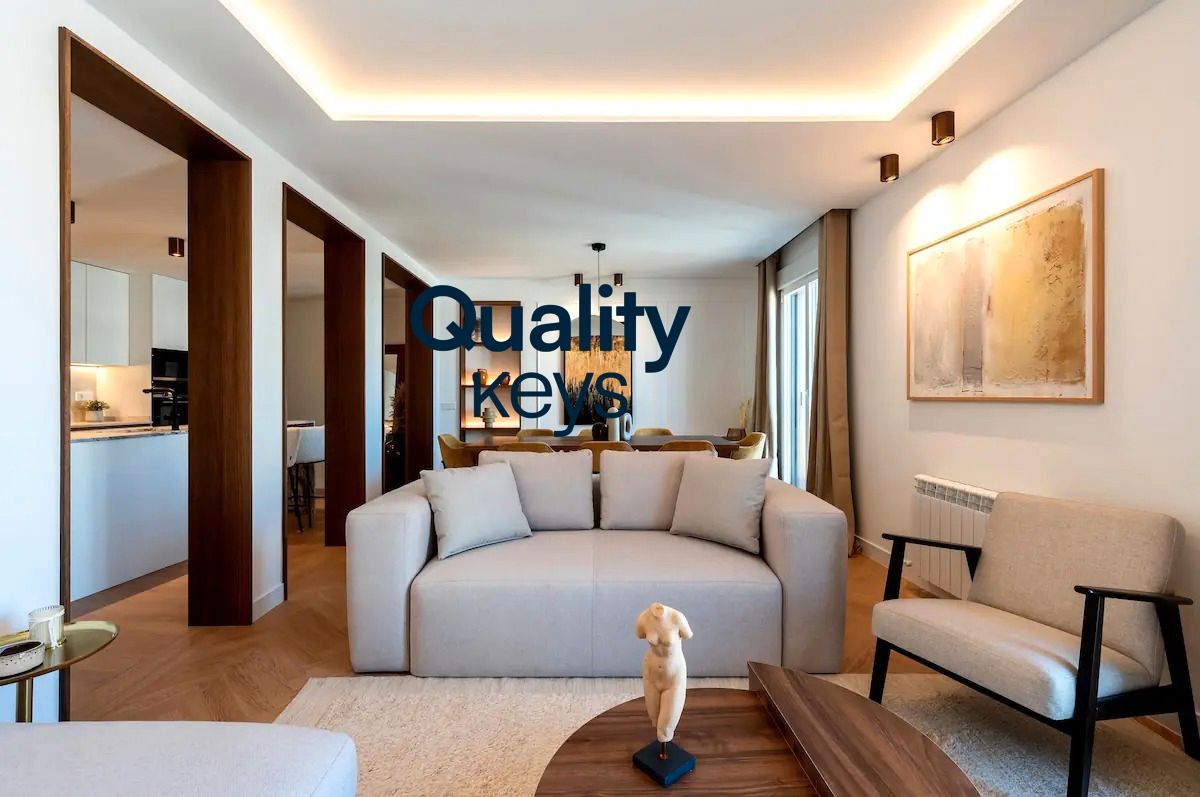 Sala d'estar de Pis en venda en  Madrid Capital amb Aire condicionat, Calefacció i Moblat