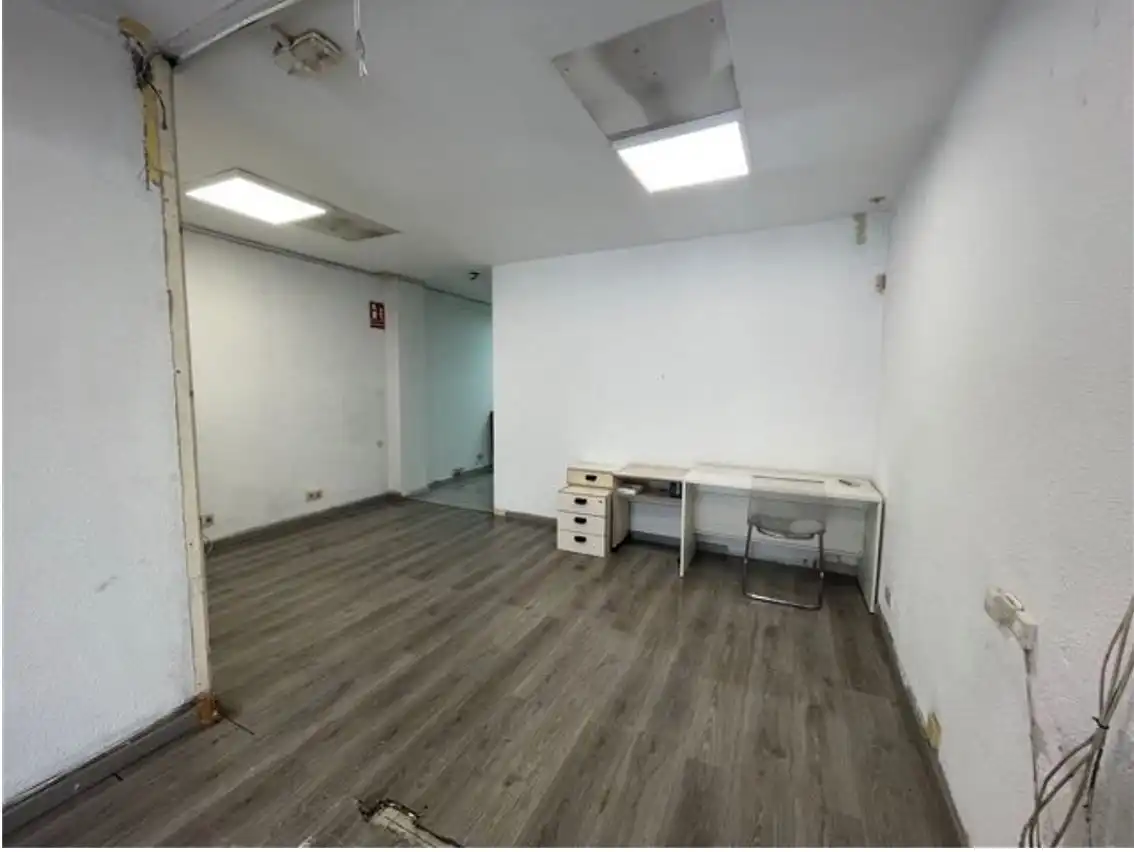 Local comercial en venda a Av Francesc Marimón, imagen 5