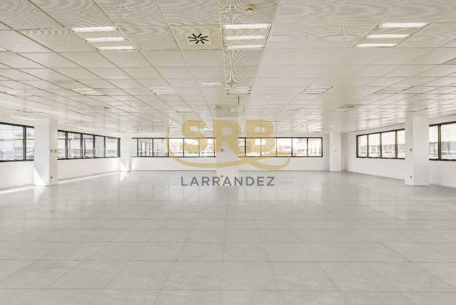 Oficina en Alquiler en Carrer de Bac de Roda en El Poblenou