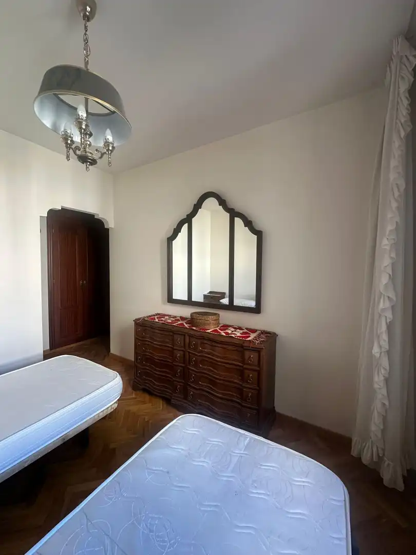 Habitación de Piso en venta en León Capital  con Calefacción, Terraza y TV