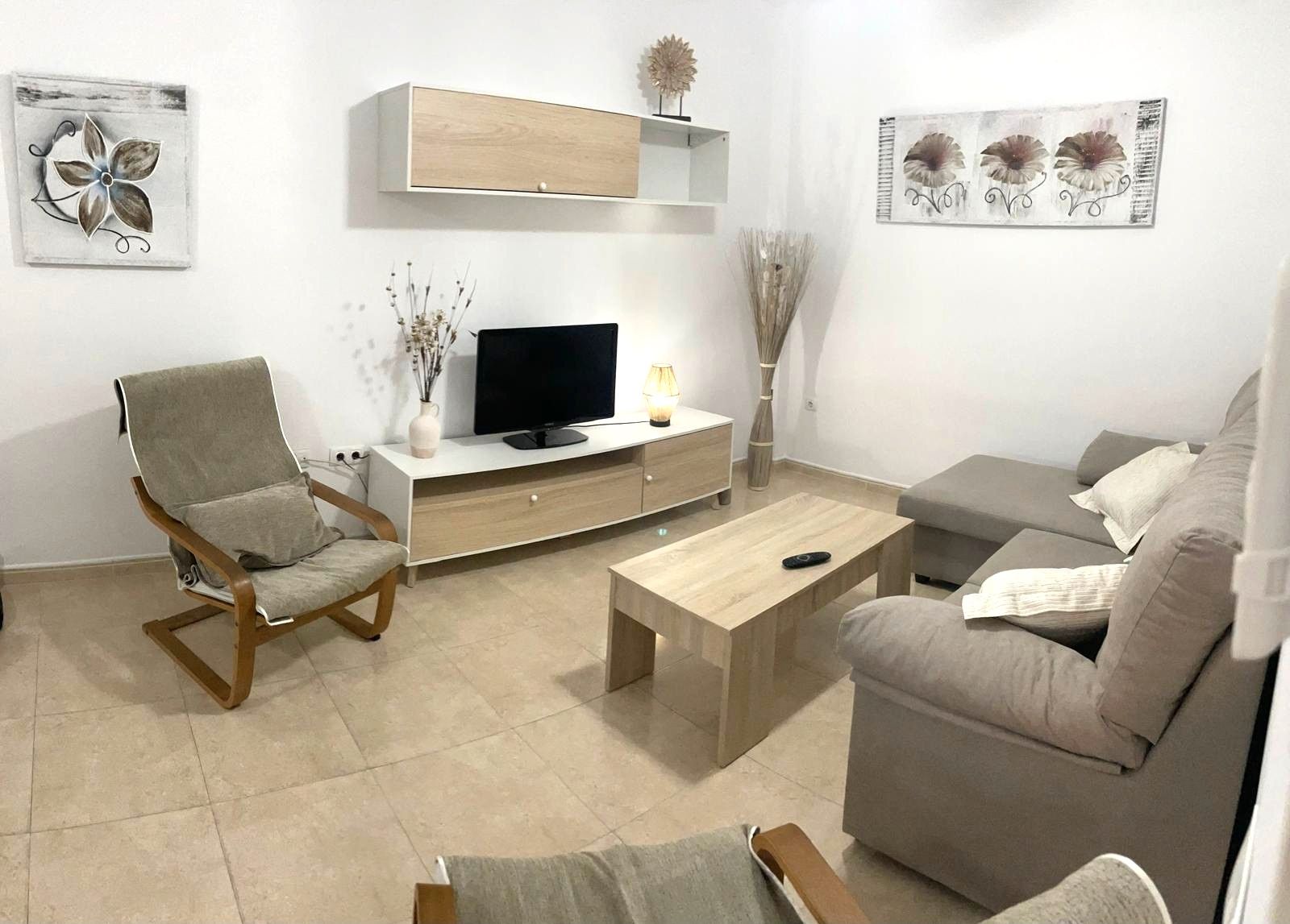 Study to rent in Calle Bolsa, El Pino - Bajo de Guía